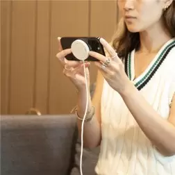 Native Union Snapstand Qi2 wireless charger, sandstone