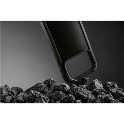 Nomad Rugged Leather Case, black (Horween) - iPhone 17 Pro Max